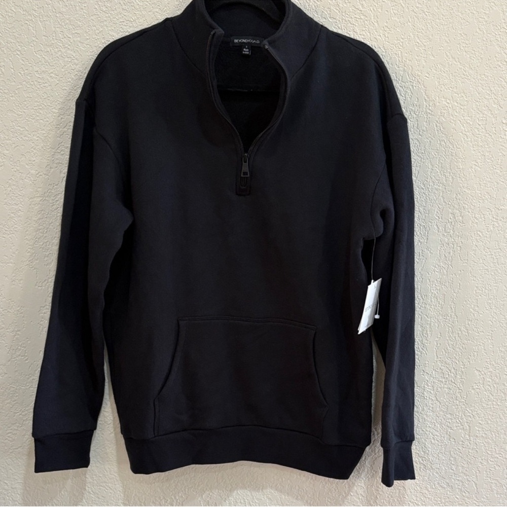 Beyond yoga Men's Black Half-Zip Sweater